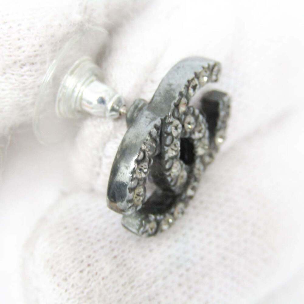 CHANEL Authentic Earrings - Picture 8 of 10